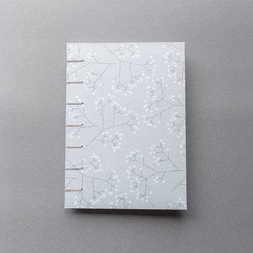 手製本］コプティック装のA6ノート グレーかすみ草 スケッチブック