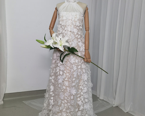 送料無料！ウェディングドレス ホルターネック 贅沢な総レース 3D立体