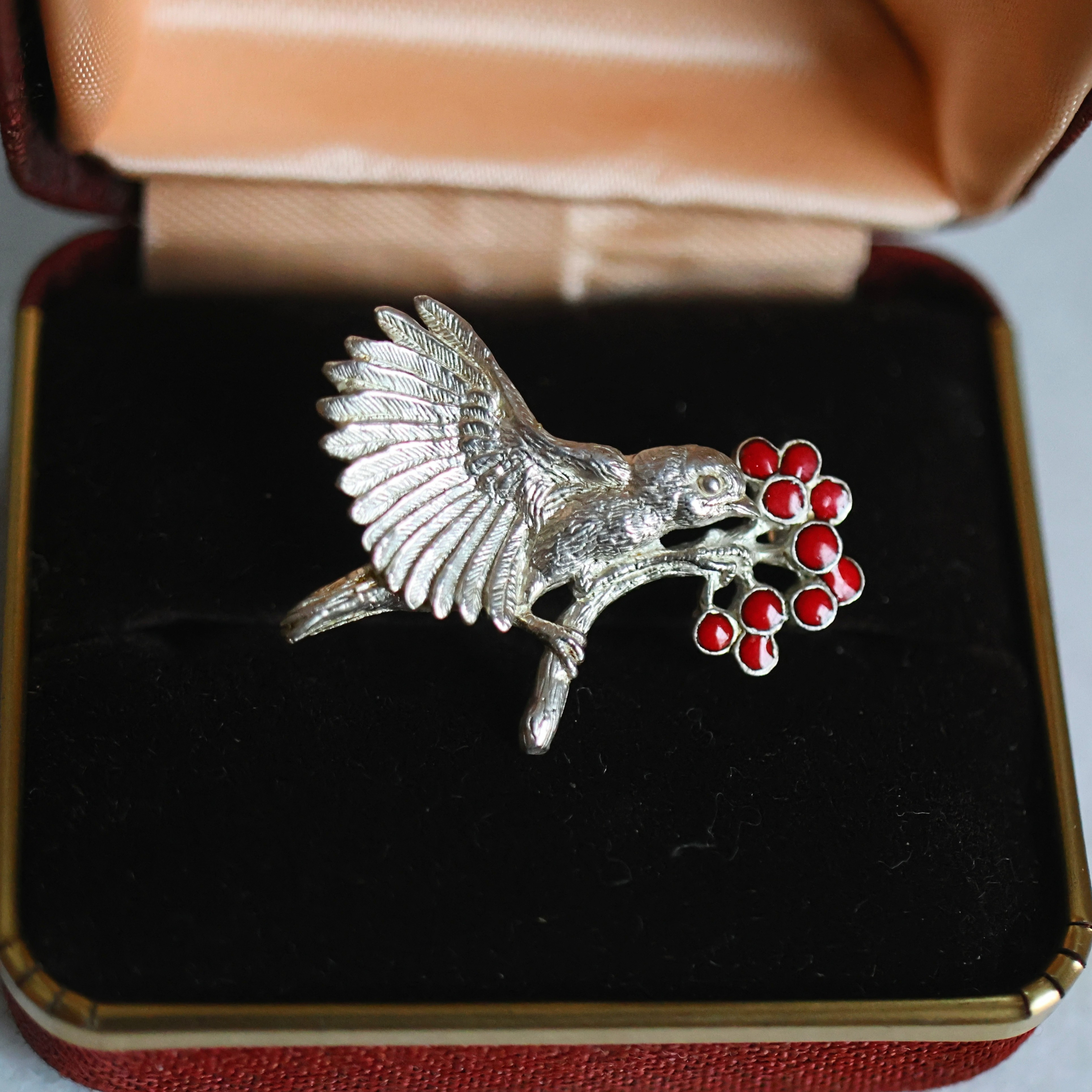 幸運を呼ぶ鳥コマドリのエナメルブローチ/ペンダント兼用【受注生産】