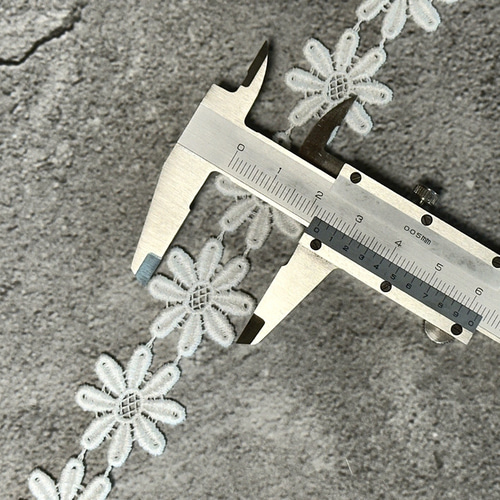 2m デイジー柄 S モチーフ コットンケミカルレース 日本製 lace-No,186  