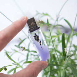 ラベンダーの透明USBメモリ【Violet-Dewdrop】(32,64GB) 北海道富良野産ラベンダーを使用 10枚目の画像
