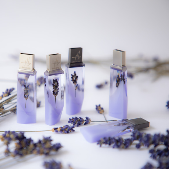 ラベンダーの透明USBメモリ【Violet-Dewdrop】(32,64GB) 北海道富良野産ラベンダーを使用 11枚目の画像