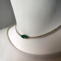 グリーンアベンチュリンのシンプルチョーカーネックレス 2枚目の画像