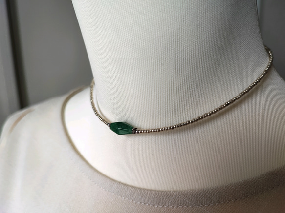 グリーンアベンチュリンのシンプルチョーカーネックレス 2枚目の画像