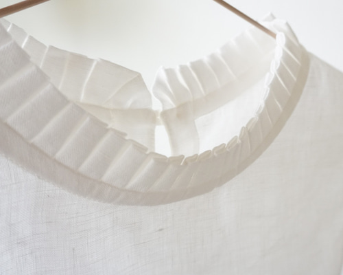 リネンシャツ型プリーツフリル付け襟(オフcol) その他ファッション雑貨