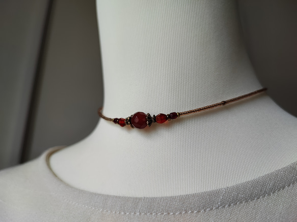 8ミリカット玉レッドアゲートのアンティーク風チョーカーネックレス 9枚目の画像