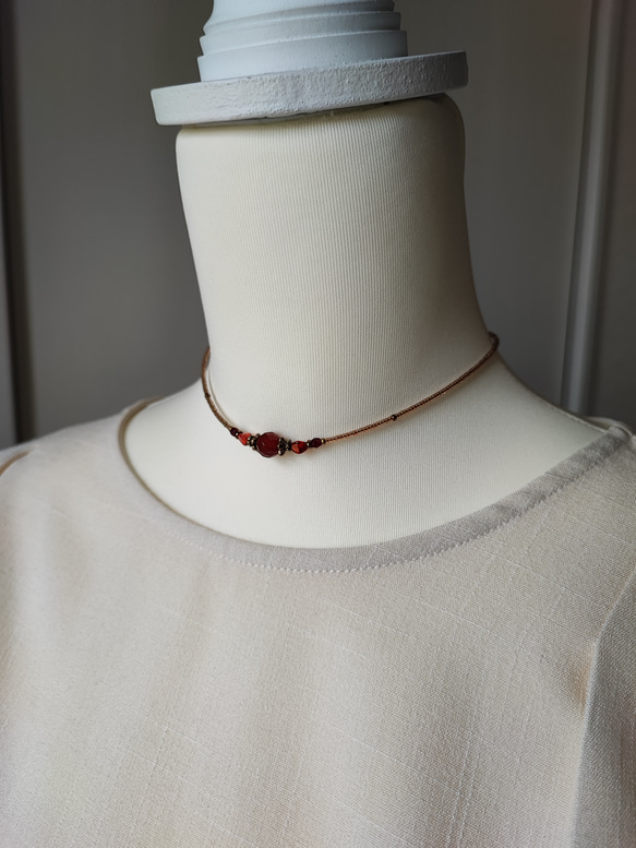 8ミリカット玉レッドアゲートのアンティーク風チョーカーネックレス 6枚目の画像