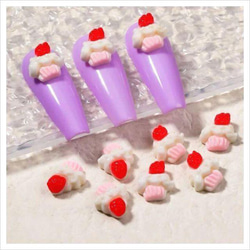 P239《2個》ネイルパーツ カップケーキ 苺 いちご ピンク デザート