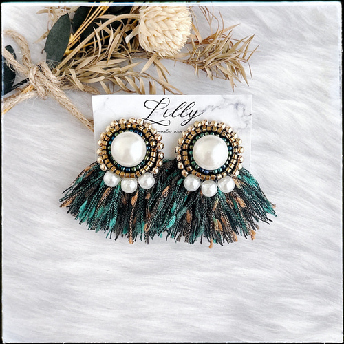 ビーズ刺繍ピアス/フリンジ/ゴールド/パール/グリーン/大ぶりピアスor 