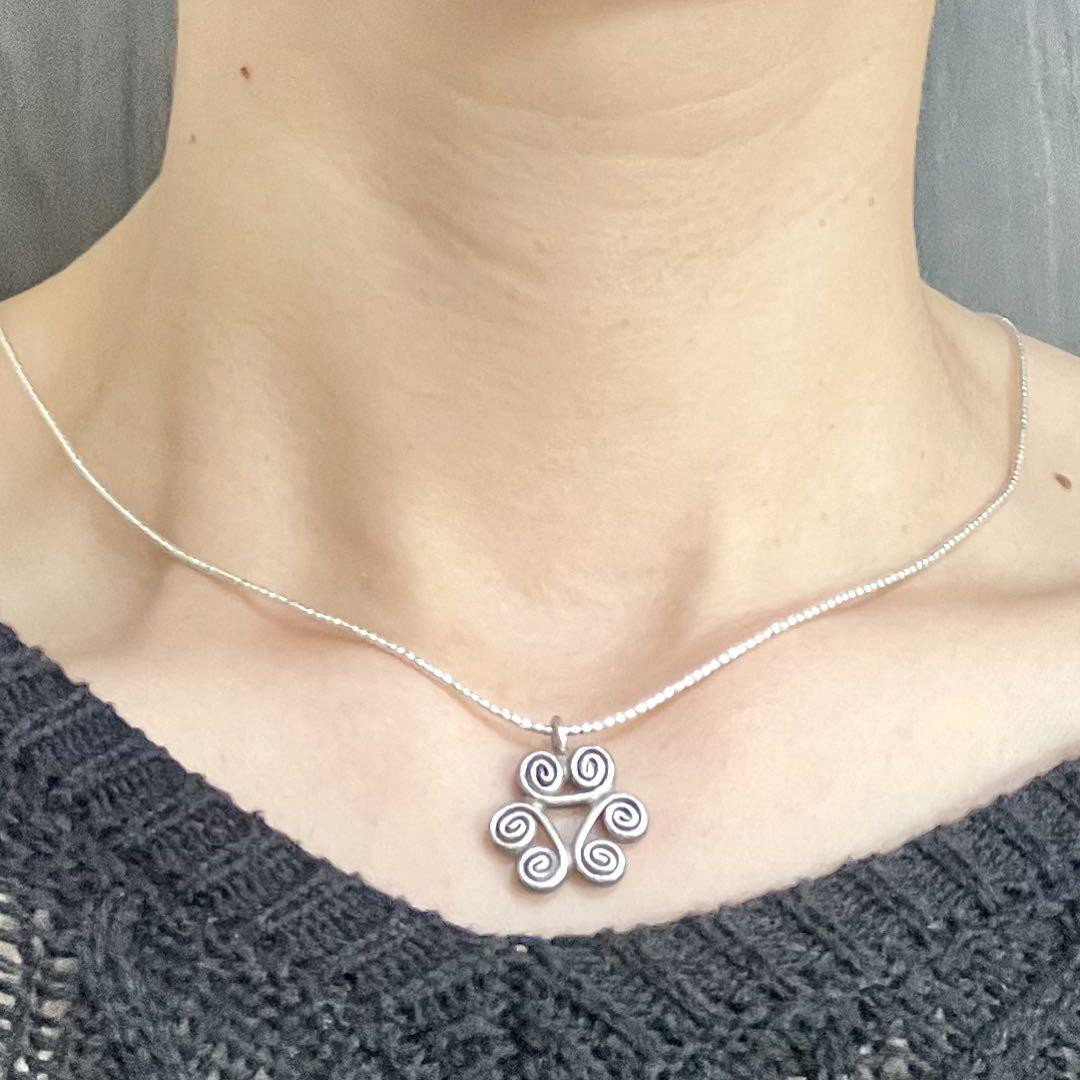 【１点限定】カレンシルバーの６つうずまきトップ付きネックレス　長さはオーダーで