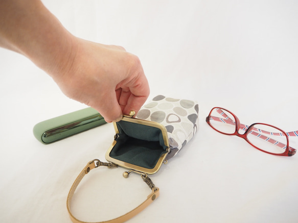 灰色圓點提花煙袋 第2張的照片