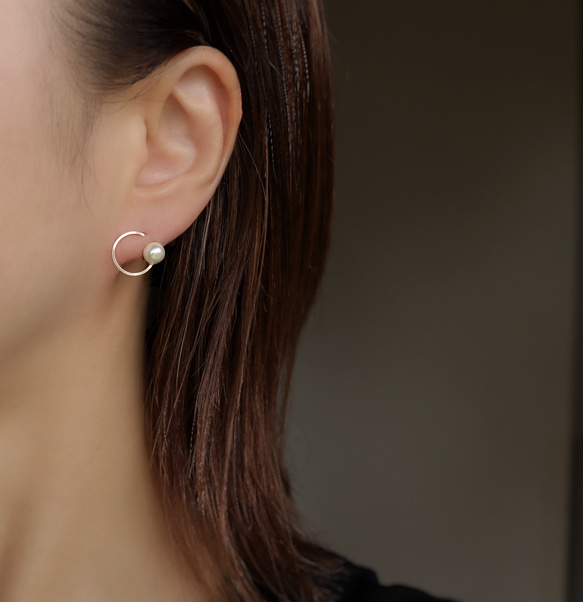 【14kgf or Silver】月とパール キャッチレス-Small ring- 1枚目の画像