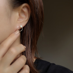 【14kgf or Silver】月とパール キャッチレス-Small ring- 5枚目の画像