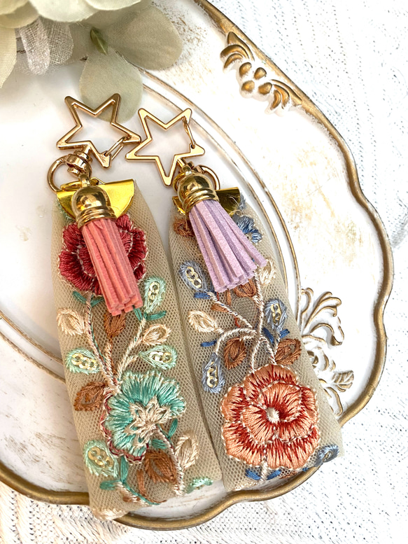 かごバッグにぴったり♡星型キーホルダー⭐︎インド刺繍リボンと