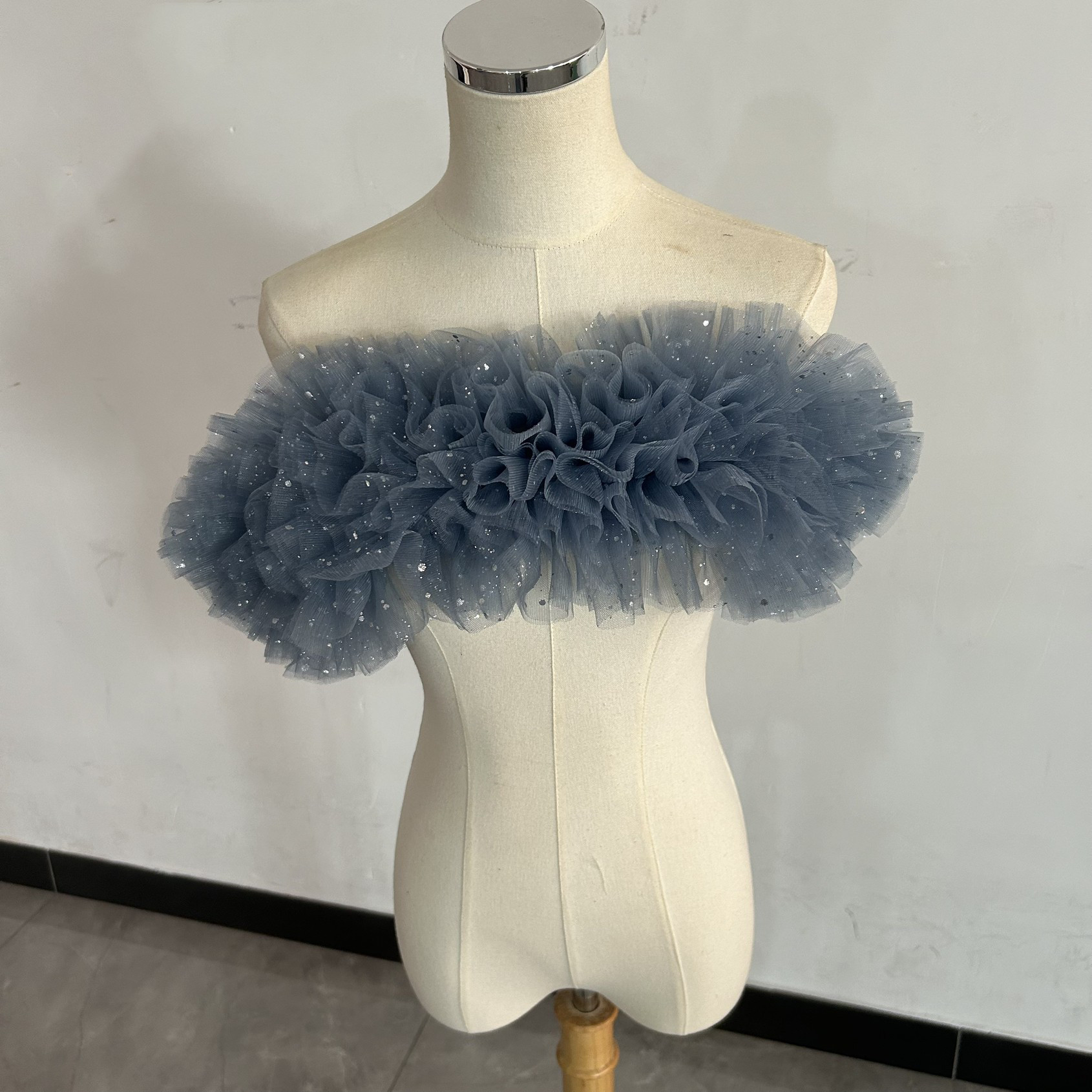 送料無料！ 人気上昇！ ブルーグレー キラキラグリッターチュール   ポンチョ ソフトチュール ラッフルフリル 　取り外