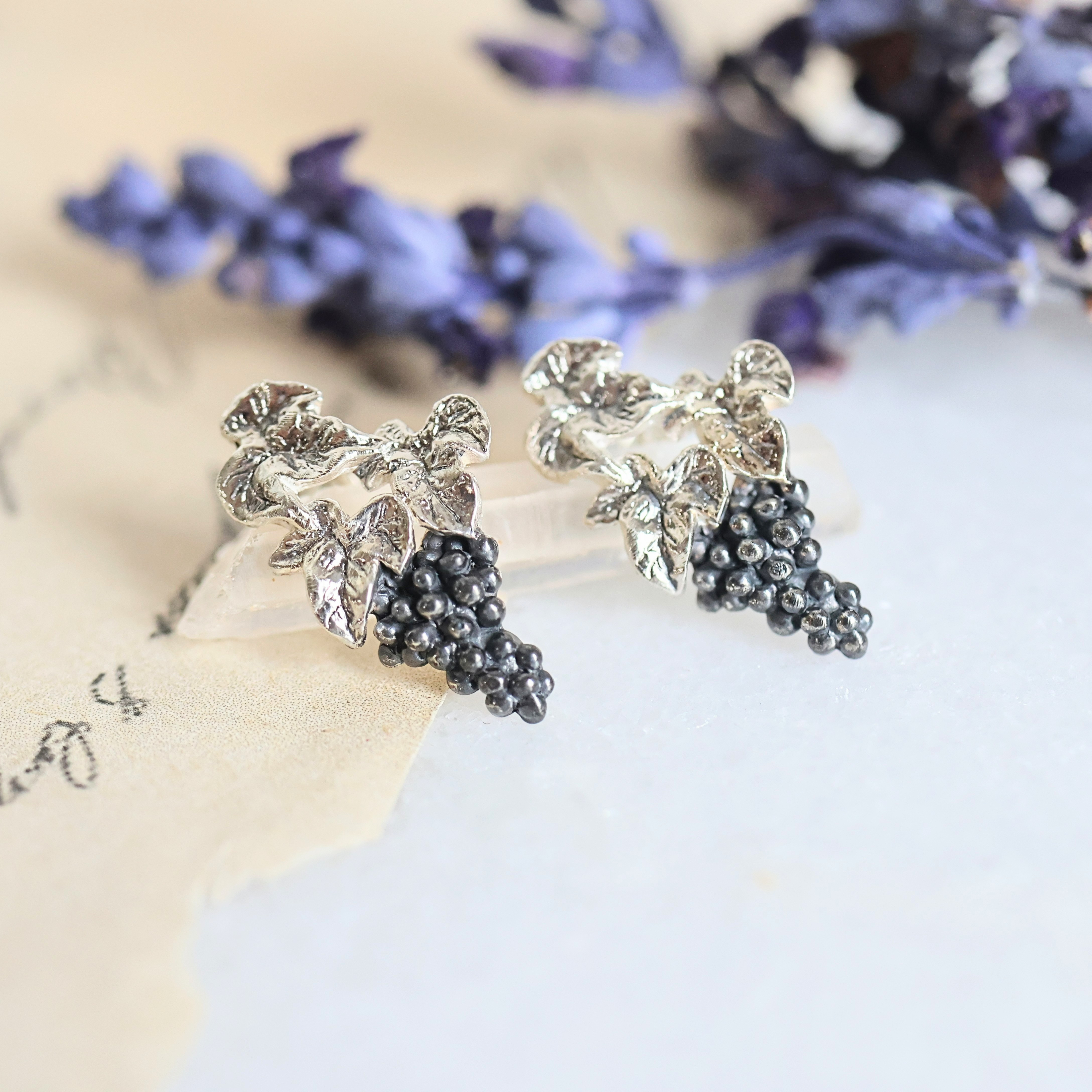 小さな葡萄の実りピアス【受注生産】Silver925