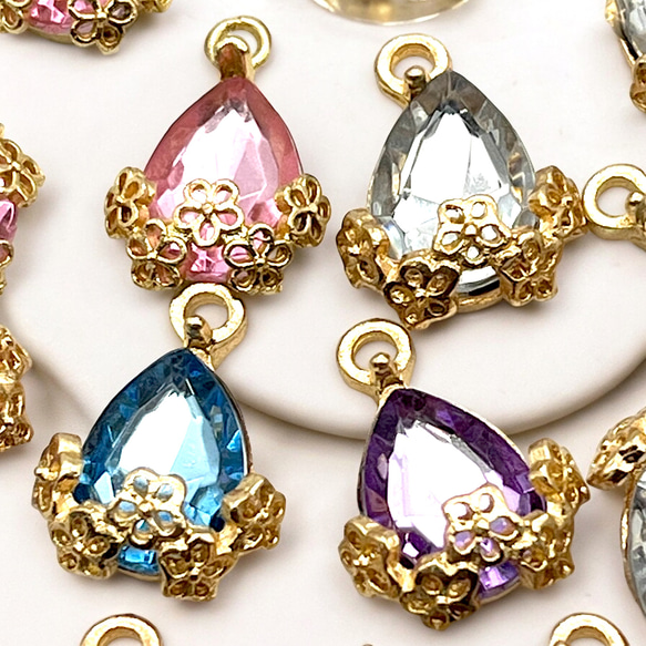 ハンドメイドチャーム4個フラワードロップブルー