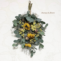 ミモザとデルフィニウムのスワッグ ミモザとデルフィニウムのスワッグ スワッグ 花工房 champ de fleure