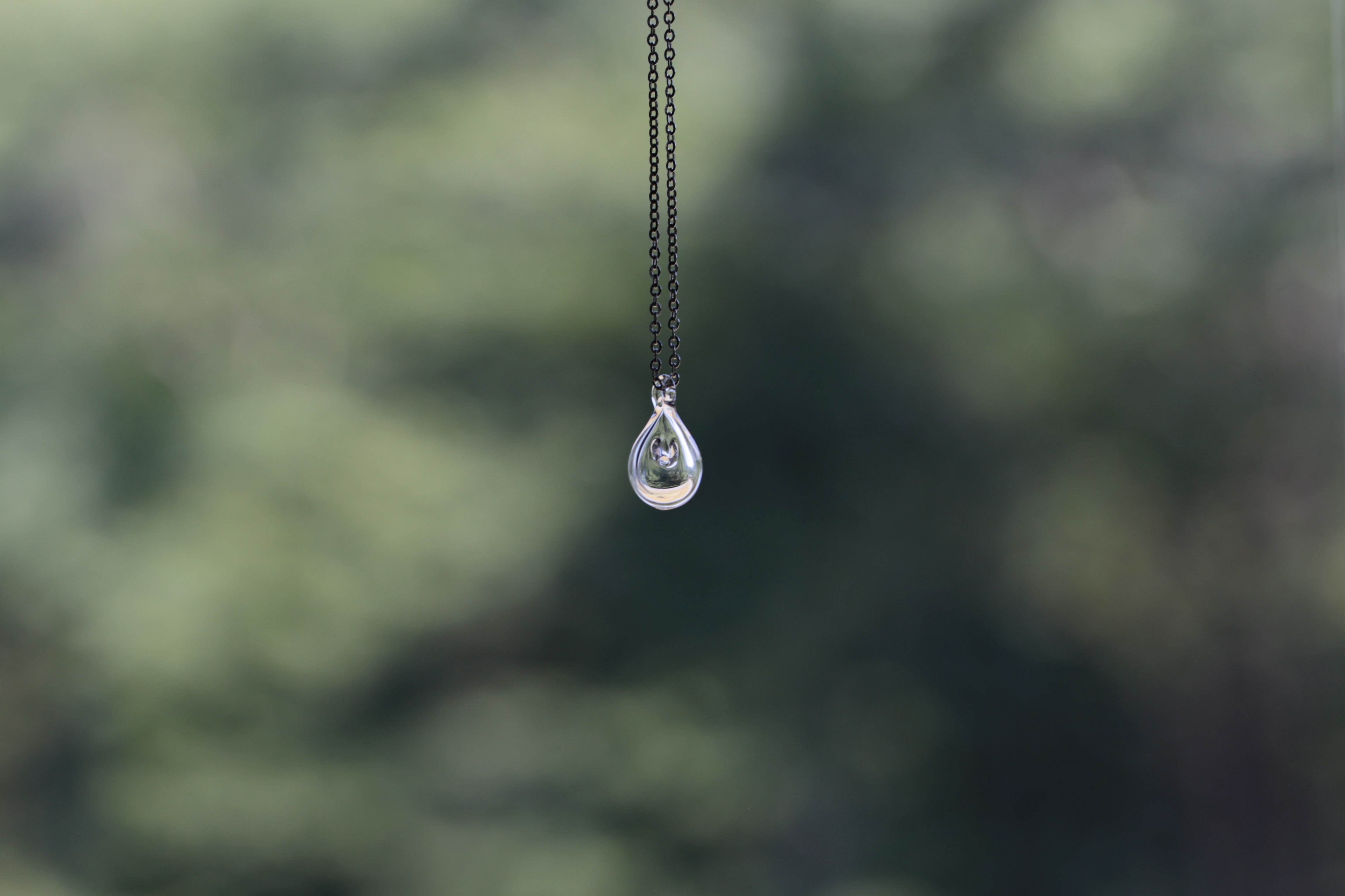 -Drop- プチｻｲｽﾞ【ｻｰｼﾞｶﾙｽﾃﾝﾚｽ】こぼれないアロマペンダント