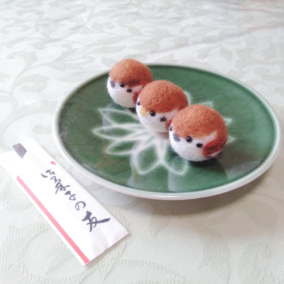 チュンだんご3つ /雀 ハンドメイド ミニチュア ドールハウス 置物