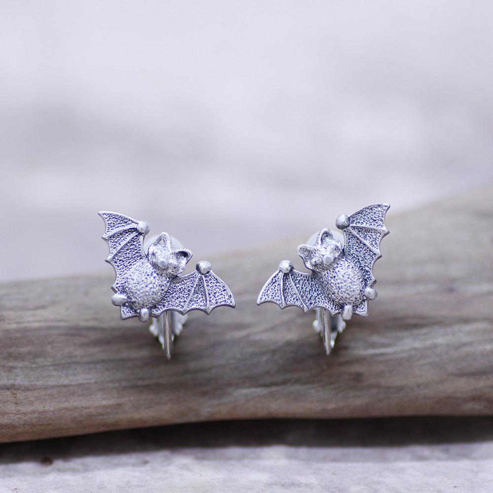 コウモリのシルバーイヤリング（両耳）