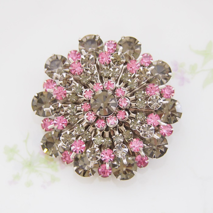 ヴィンテージ　Unsigned Beauty　シルバートーン　ピンク＆グレーラインストーン　ラウンド　ブローチ