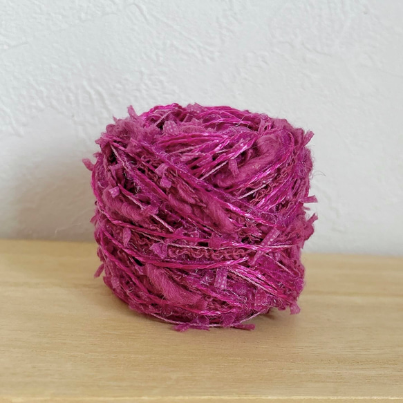 引き揃え毛糸玉*magenta × wine boucle 毛糸 Decora 通販 17977110