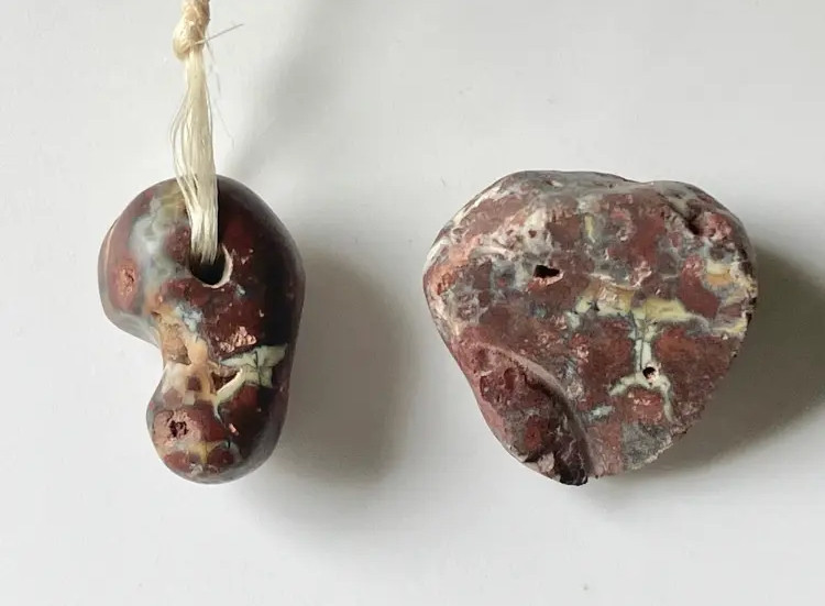 津軽錦石　ジャスパー　手づくり勾玉　縄文インスパイア　元の原石つき