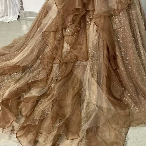 送料無料！豪華！ カラードレス ベージュ キラキラグリッターチュール  