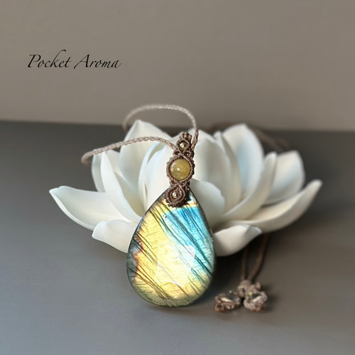 ラブラドライト アクアマリン マクラメ ペンダント ネックレス ハンドメイド 天然石】 【ハンドメイド】蒼い小宇宙☆ラブラドライト マクラメ