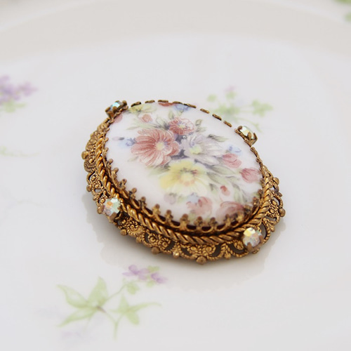 ヴィンテージ Unsigned Beauty アンティークゴールドトーン フラワー