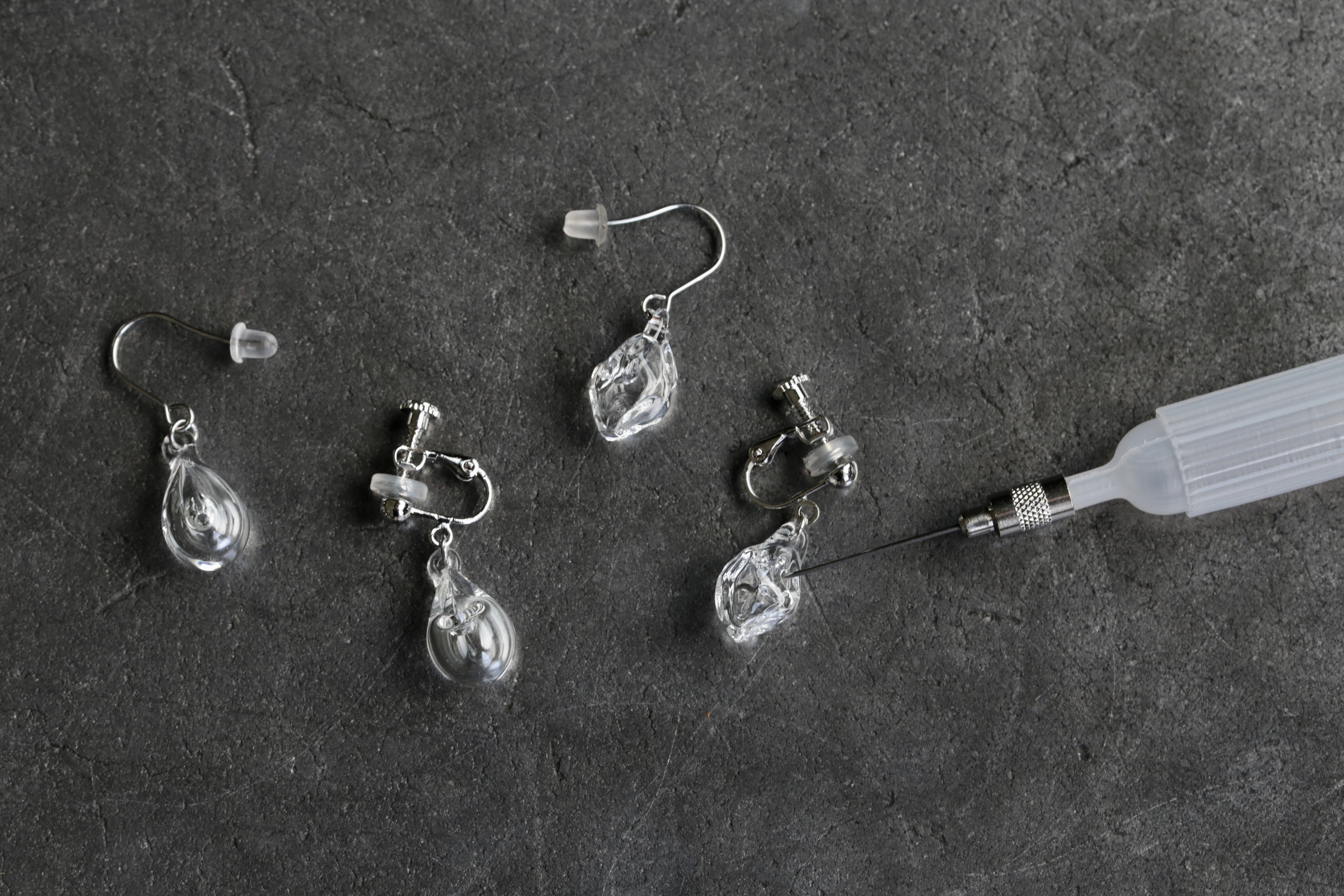 【ﾋﾟｱｽ】-Drop- プチｻｲｽﾞ（両耳）こぼれないアロマピアス【ｻｰｼﾞｶﾙｽﾃﾝﾚｽ】