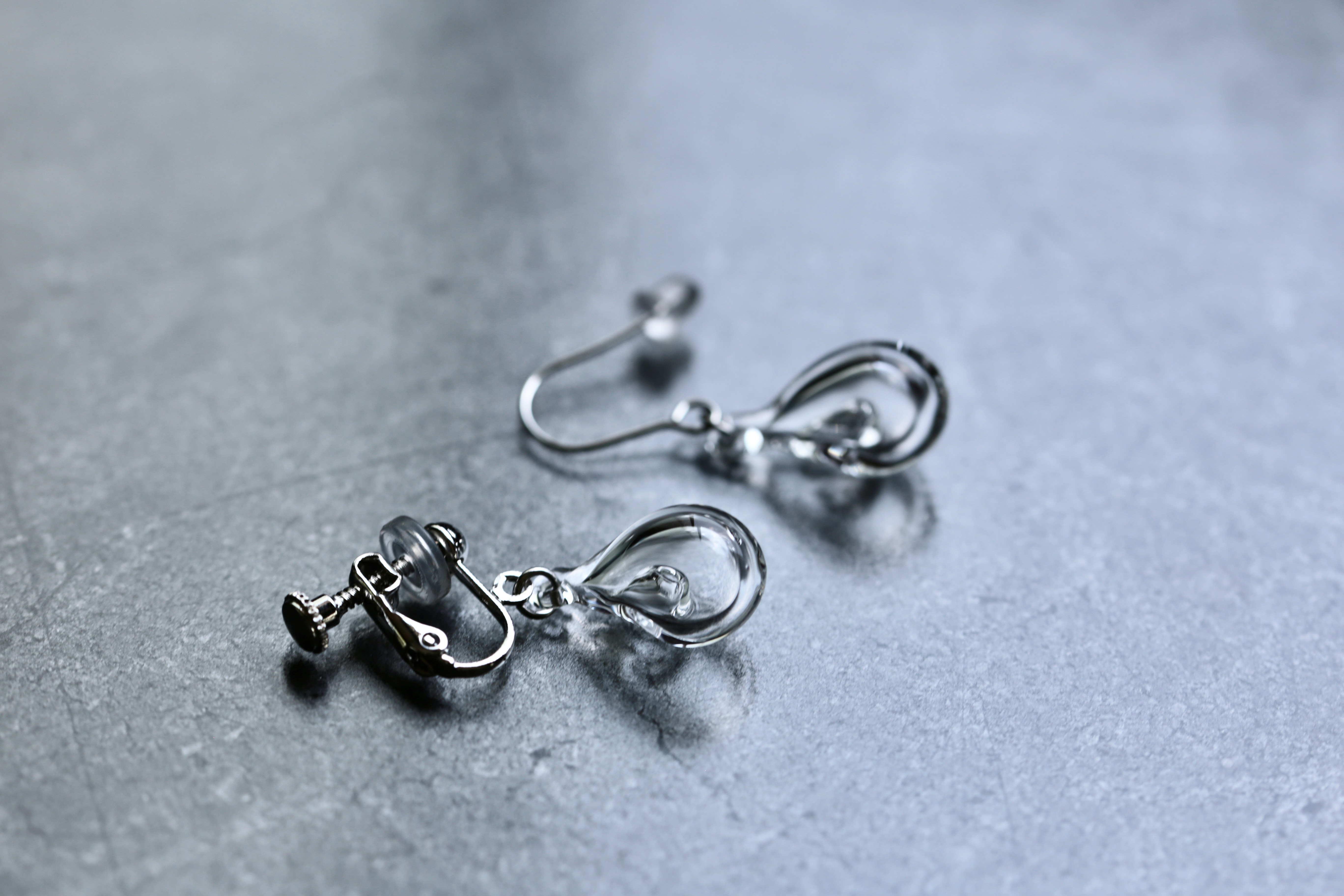 【ﾋﾟｱｽ】-Drop- プチｻｲｽﾞ（両耳）こぼれないアロマピアス【ｻｰｼﾞｶﾙｽﾃﾝﾚｽ】