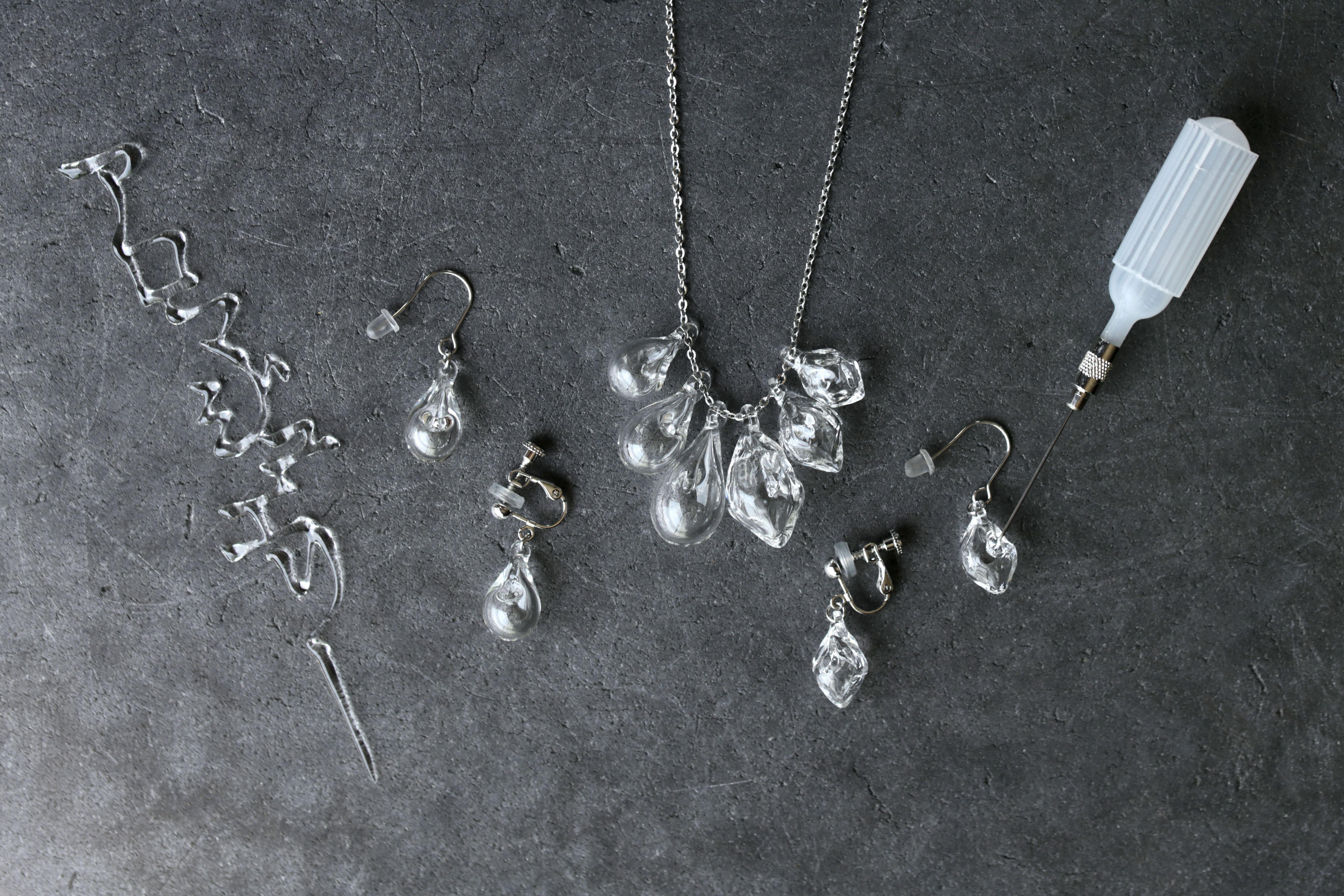 【ﾋﾟｱｽ】-Drop- プチｻｲｽﾞ（両耳）こぼれないアロマピアス【ｻｰｼﾞｶﾙｽﾃﾝﾚｽ】