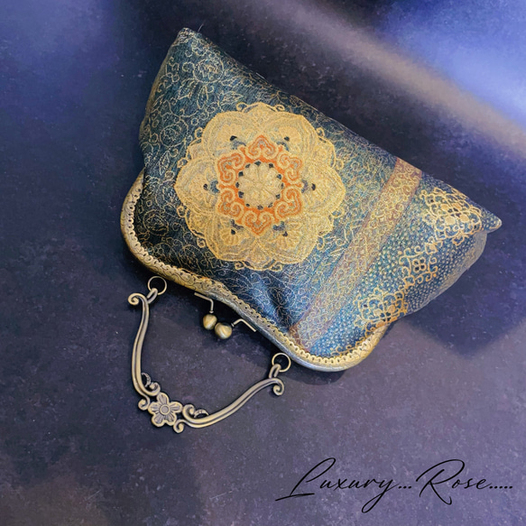 柄変わり1点物希少な箔加工♡格の高い濃密刺繍の最高級西陣帯地！上品なグレーグリーン系高級フォーマルバッグパーティーバッグ 2枚目の画像