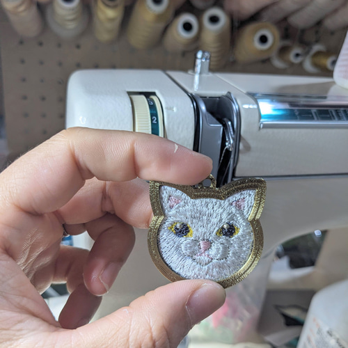 ア*リ様 ハンドメイド　刺繍キーホルダー　ポケットから猫 ア*リ様 ハンドメイド 刺繍キーホルダー ポケットから猫 ア*リ様
