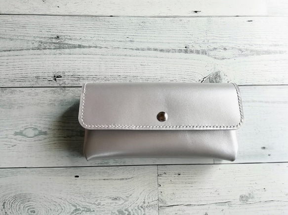 長財布（シルバー） ポーチのようなふっくら長財布 ミニバッグ