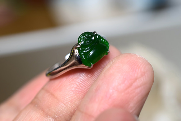 RS7-85 シルバー 深緑 弥勒仏 みろくぶつ ミャンマー産 天然 本翡翠 リング 指輪 フリーサイズ 3枚目の画像