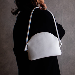 高品質真皮手拿包，簡約迷你包，小巧精緻，優雅大方，適合成人使用 [鈦銀色] 第9張的照片