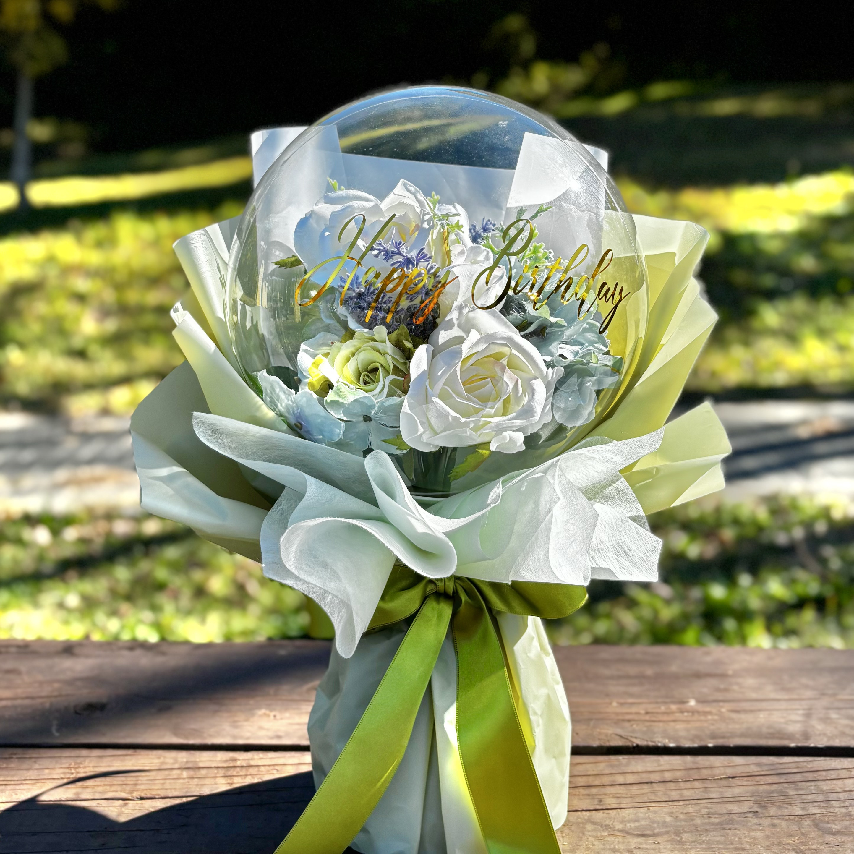 クリアバルーン×ミックスブーケ｜高品質フラワーギフト｜誕生日・開店祝い・両親贈呈に｜大人グリーン