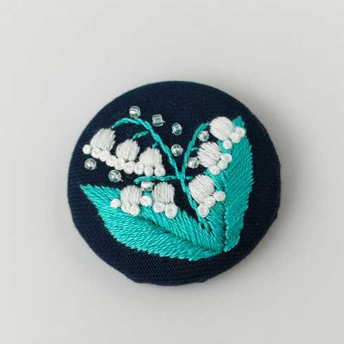 受注制作】すずらん(紺)刺繍ブローチor刺繍ヘアゴム ブローチ かな