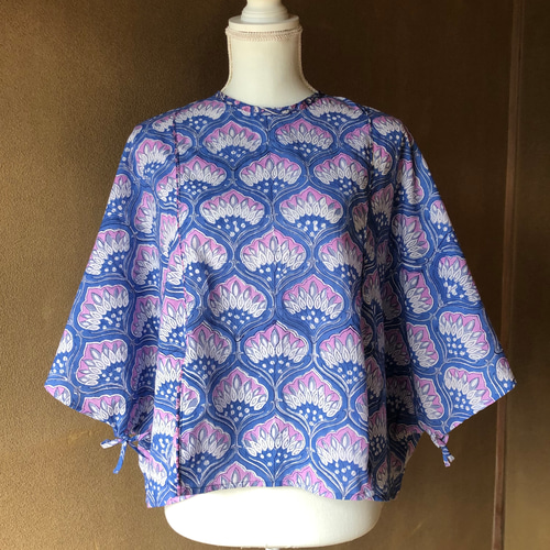 【紺】新品　社交ダンス　ピンク花柄プリント　アシンメトリーカットソーr241 大きな花柄がわかいいブロックプリントのカットソー♪ 青 紫 インド綿