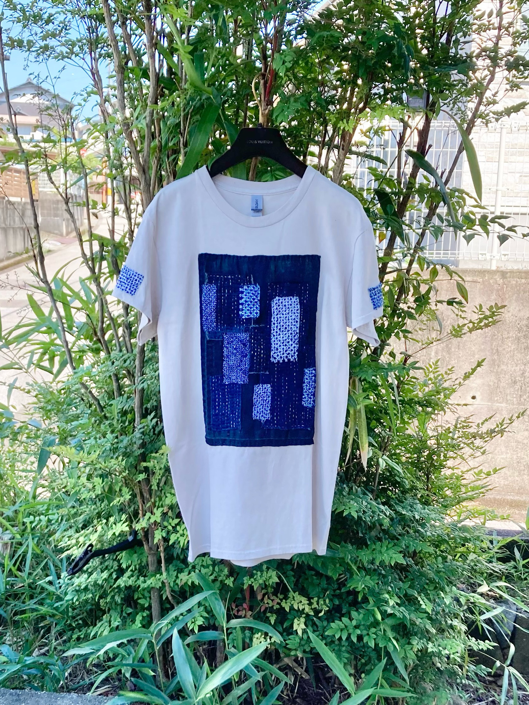 623 襤褸 tシャツ よく 古布 リメイク 藍染 藍染め パッチワーク