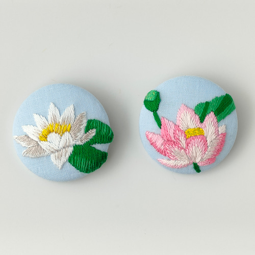 睡蓮の花刺繍ブローチ ブローチ かなちゃん手刺繍工房 通販