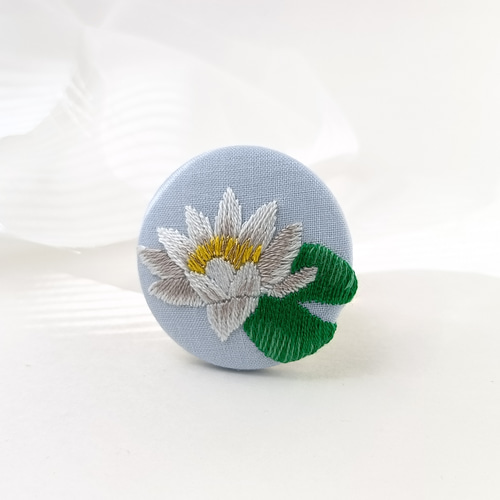 花の刺繍ブローチ 睡蓮の花刺繍ブローチ ブローチ かなちゃん手刺繍工房 通販 17981279