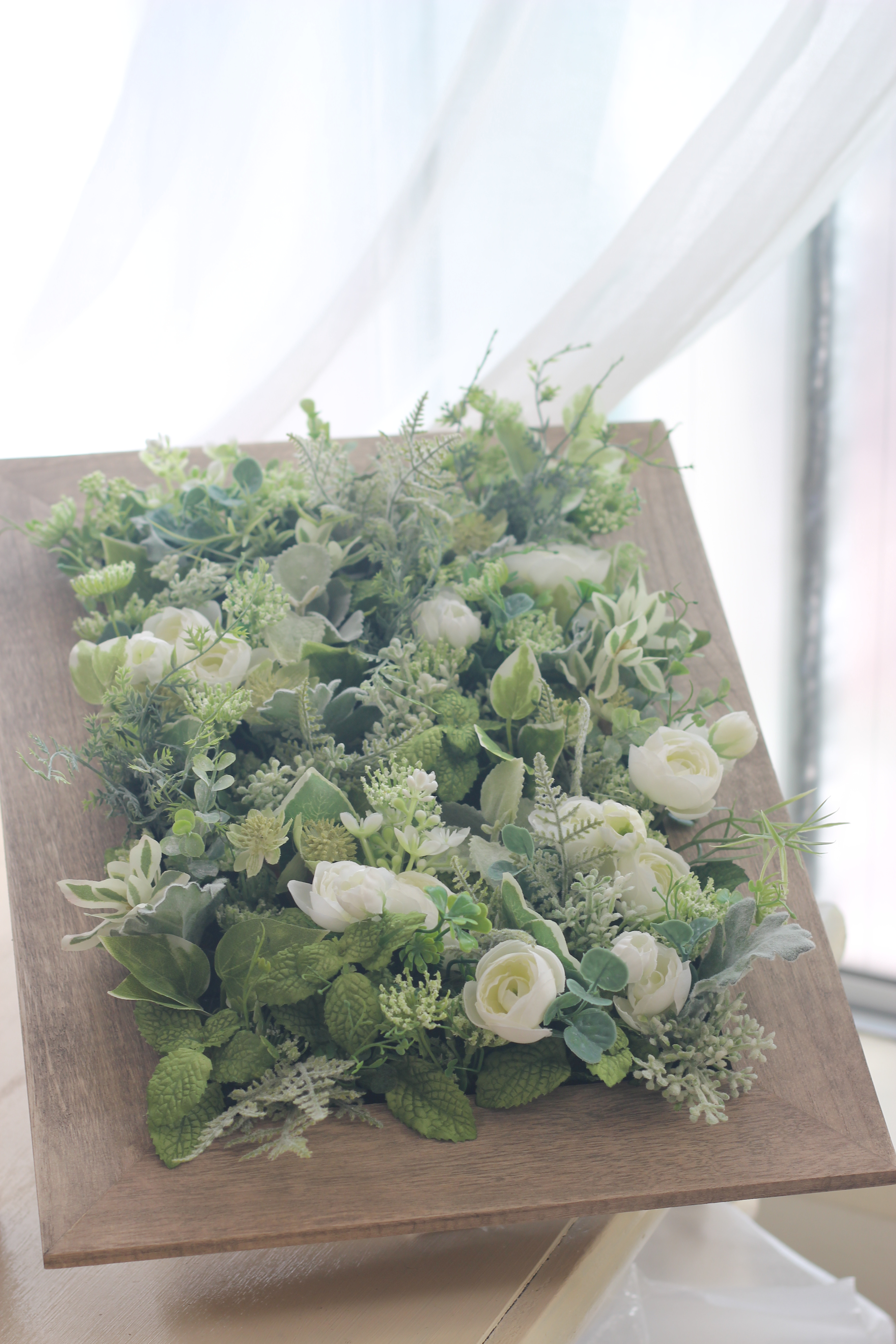 アーティフィシャルフラワーのインテリア　ナチュラルグリーン壁掛けボックス（１）