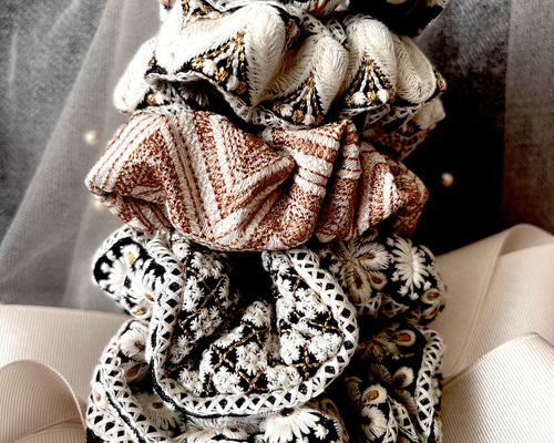 ハンドメイドシュシュM-4014♡マスタードジョーゼット♡インド刺繍