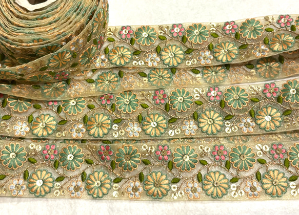 インド刺繍リボン　グリーンマム 1枚目の画像