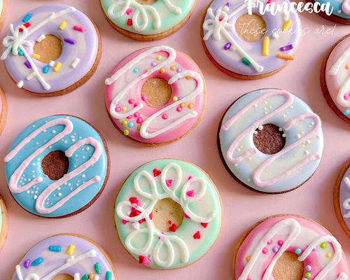 アイシングクッキー風 刺繍風のパイピング】 ⁡ アイシングと刺繍って共通点があって