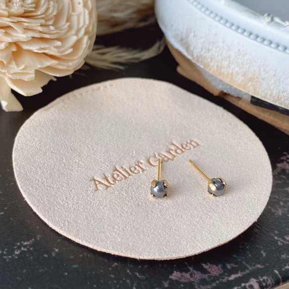 小さめ 一粒ピアス テラヘルツ 4mm サージカルステンレス 1枚目の画像